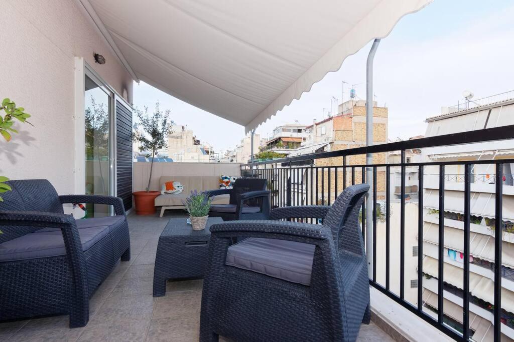 Big Terrace Near Metro And Athens Center Apartment Luaran gambar
